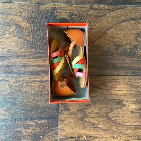 Cat & Jack Girls Sandals, Tan Color, Size 6 - Picture 10 of 11